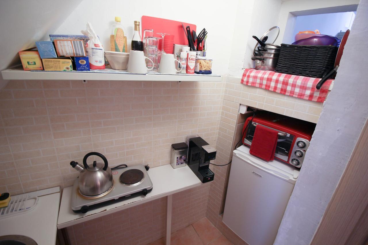 B&B Affittacamere Del Teatro บรินดิซิ ภายนอก รูปภาพ